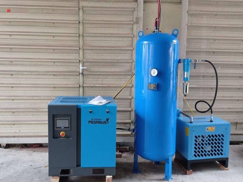 Bình chứa khí nén có tác dụng gì?