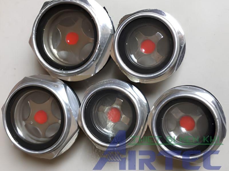 Cách kiểm tra dầu qua mắt thăm dầu 3 Cách kiểm tra dầu qua mắt thăm dầu